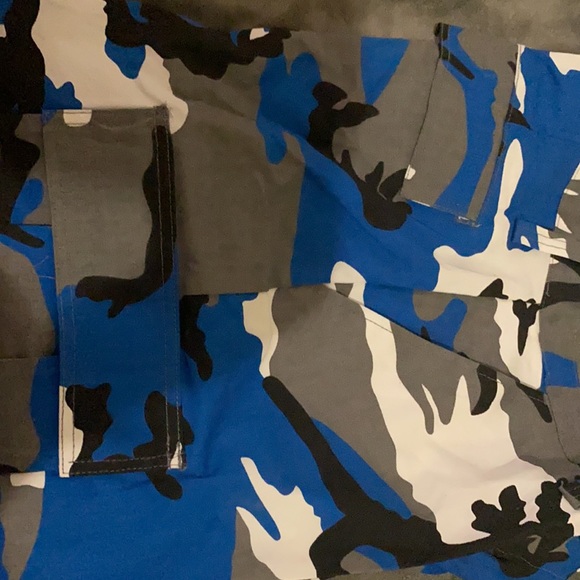 Camouflage shorts - Picture 2 of 2